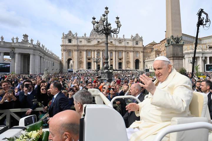 Papa Francisco II oficia misa de Domingo de Ramos