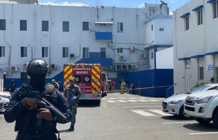 Amputan una pierna a uno de dos agentes afectados por explosión