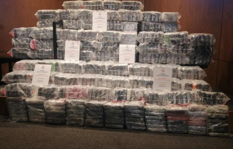 Incautan 692 paquetes de cocaina y apresan cuatro