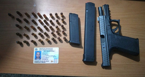 Apresan dos hombres con porte ilegal de arma de fuego