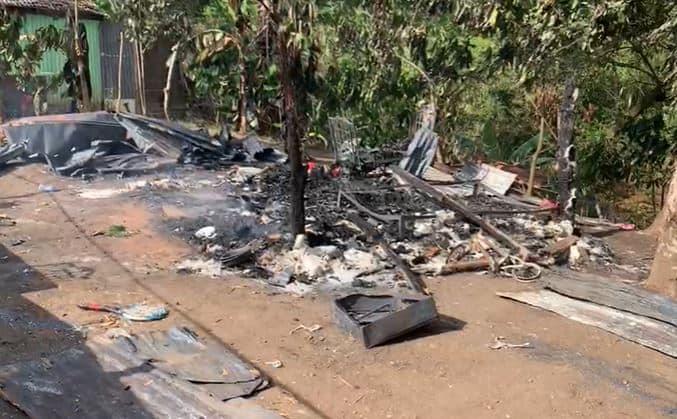 Mueren calcinados dos hermanitos al incendiarse vivienda donde dormian