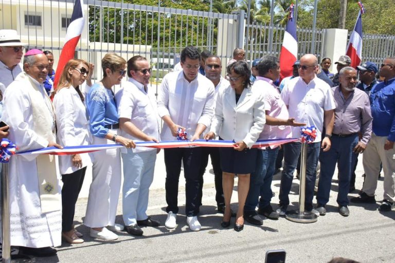 Turismo inaugura centro comunal en Maimón