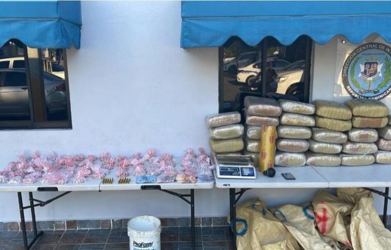 Apresan  dos hombres con 28 pacas de marihuana