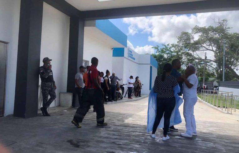 Muere una de 14 estudiantes heridos en accidente de transito