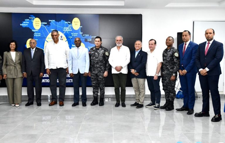 Presentan logros de la reforma policial,asiste pte Tribunal Constitucional