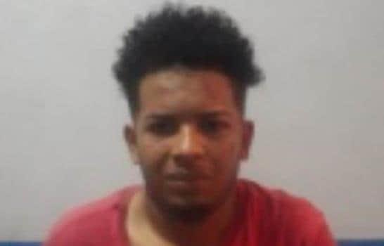 Apresan hombre acusado de asaltar mujer