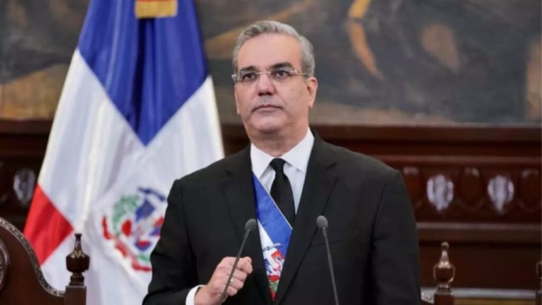 Presidente Abinader expresa condolencias a Abel Martínez