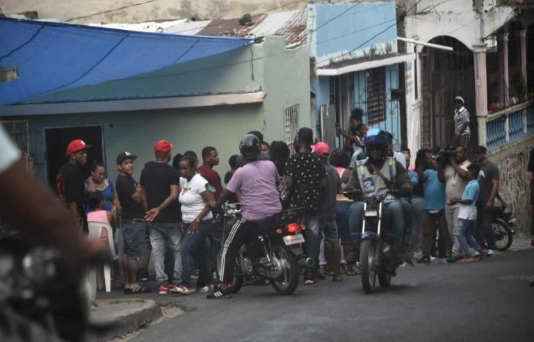 En medio de impotencia, velan restos de Yordy, víctima de los pleitos entre bandas