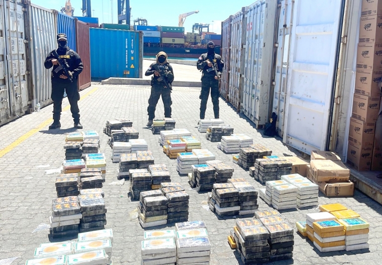 EN OPERACIÓN SIMULTÁNEA OCUPAN 1.3 TONELADAS PRESUMIBLEMENTE COCAÍNA