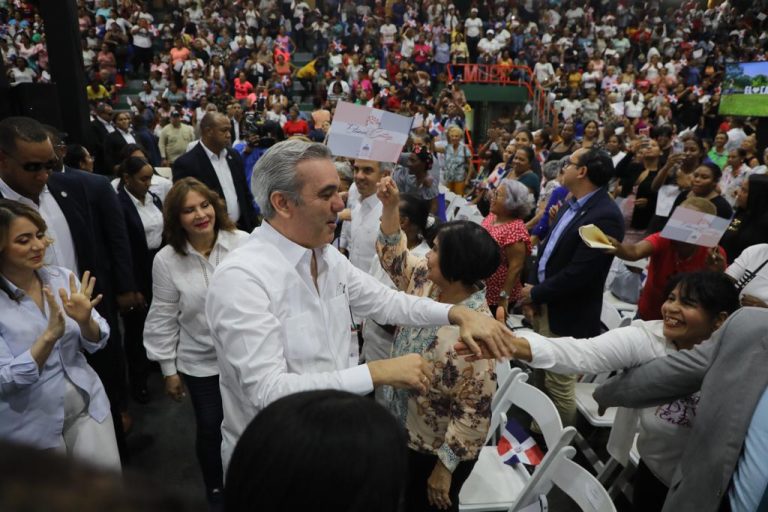 Este fin de semana Pte Abinader entregará 15 obras en cuatro provincias