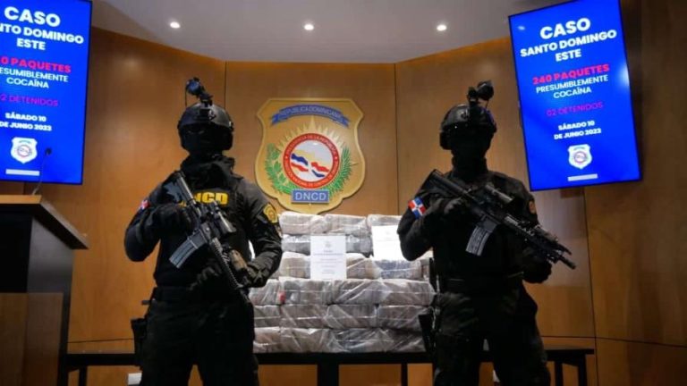 Ocupan 240 paquetes de cocaína