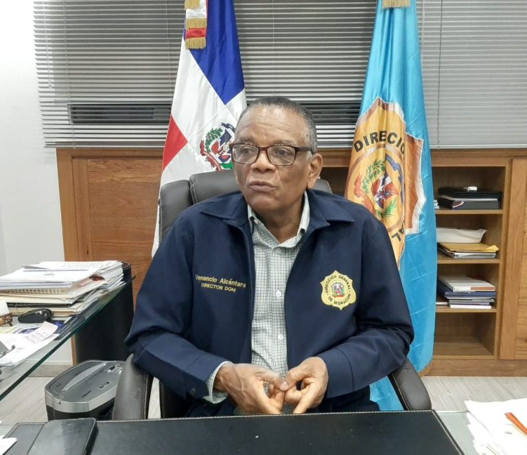 Desvinculan de Migración a guardias y policías denunciados por “macuteos”
