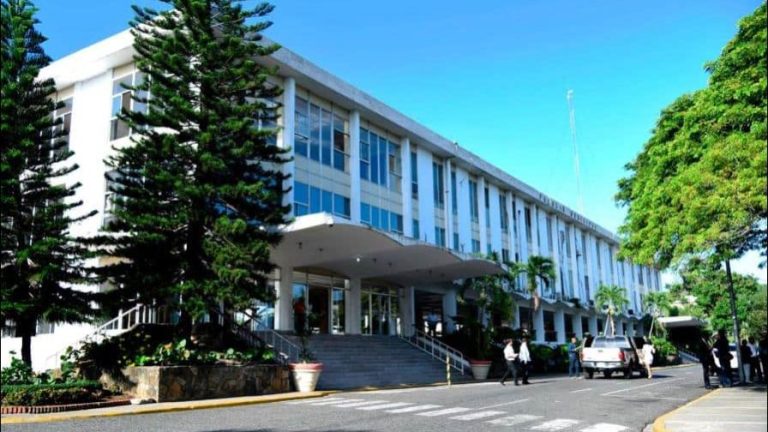 Conocerán hoy  juicio de fondo contra ex funcionario acusado de estafar al Ayuntamiento de Santiago