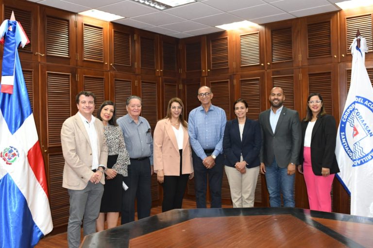 Estudio revela ciudadanos de Santiago consumen tres veces más agua que la media de Latinoamérica