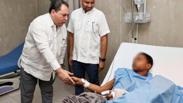 Médicos salvan mano cercenada a adolescente