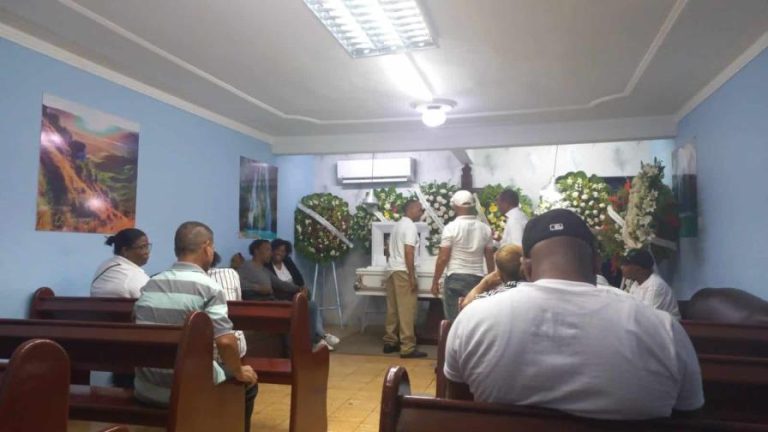 Esposos de Villa Mella fallecen con horas de diferencia