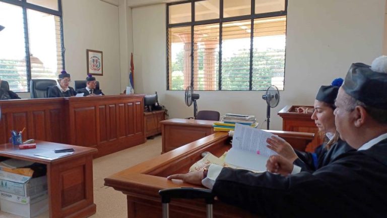 Reenvían para  5 de octubre juicio contra agentes por muerte de El Peluquero