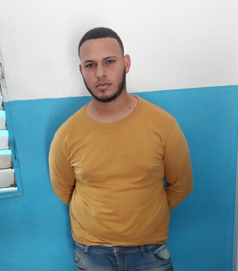 Apresan hombre por robo de vehículos