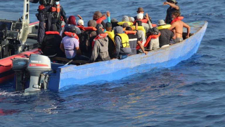 Repatrian a 119 dominicanos