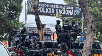Apresan dos hombres le incautan un arma de fuego y  un chaleco antibalas