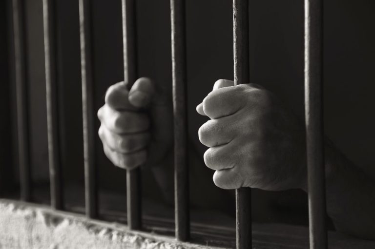30 años de prisión a hombre que perpetró robo y mató propietario de vivienda