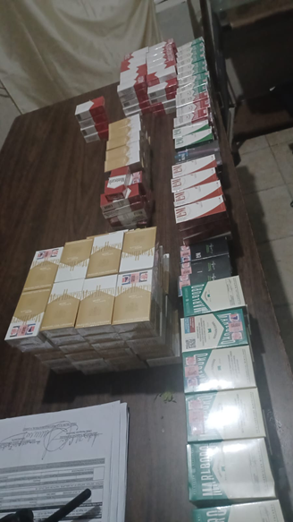 Apresan mujer intento robarse 293 cajetillas de cigarrillos