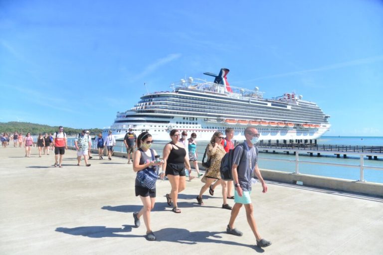 En primer semestre del 2023 llegaron al pais  1,266,732 cruceristas                                 1,266,732 cruceristas