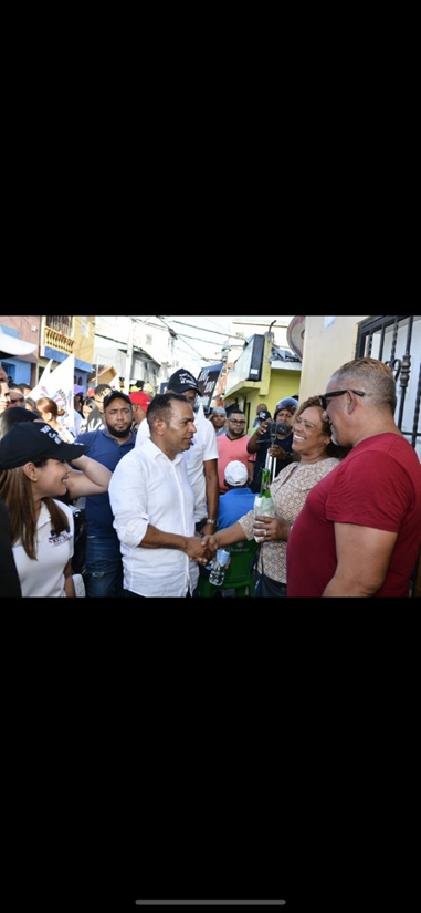 Juan Marte recorre sectores populares de Santiago en «Mano a mano con el Pueblo¨