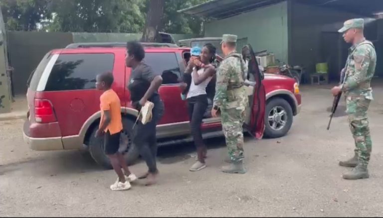 Apresan 22 haitianos indocumentados