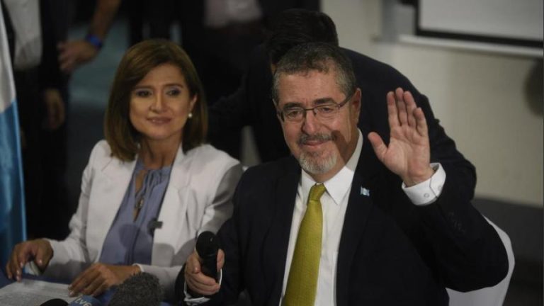 Tribunal Electoral de Guatemala proclama presidente electo a Bernardo Arévalo