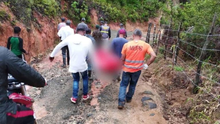 Se entrega hombre acusado de matar mujer estadounidense