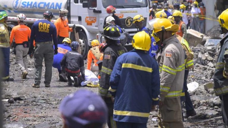 Suman once los muertos por explosión en San Cristobal