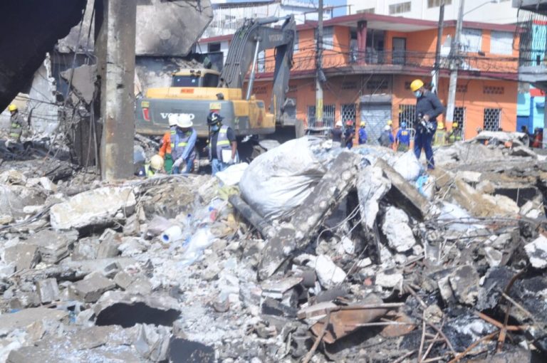 Aumenta a 32 muertos por explosión en San Cristobal