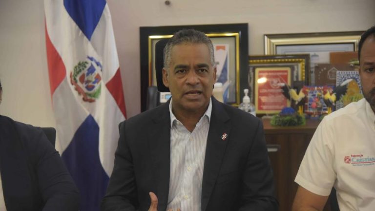 Gobierno inicia entrega de contribuciones a afectados por explosión