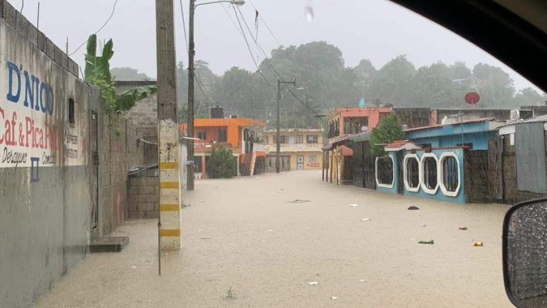 Mas de 200 personas desplazadas de sus casas por tormenta Franklin