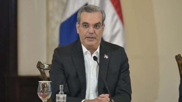 Abinader inscribirá hoy su pre candidatura presidencial