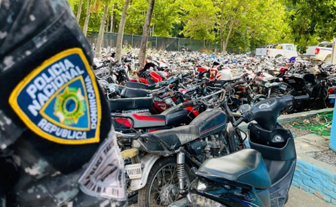 Policía  recupera seis motocicletas y tres vehículos robados a sus propietarios