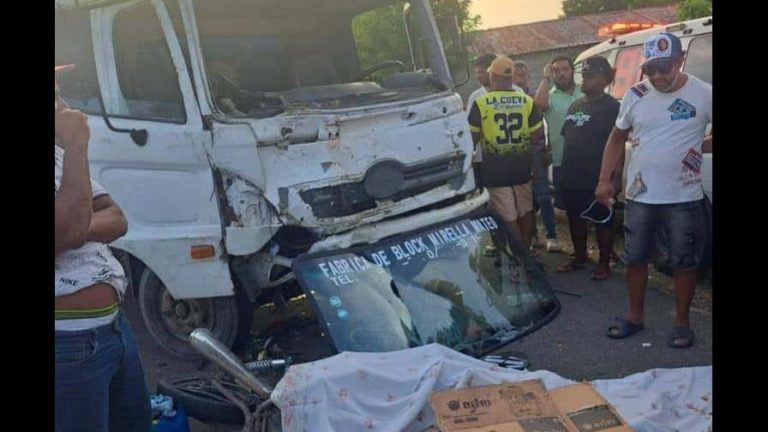Una pareja y su hija pierden vidas en accidente de transito