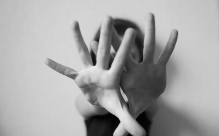 Condenan a 20 años hombre violo una menor