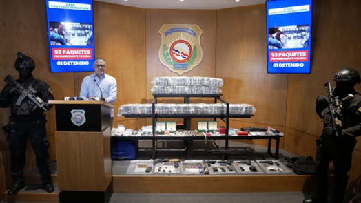 Desarticulan otra red y ocupan 93 paquetes de droga, armas, dinero, prendas y vehículos