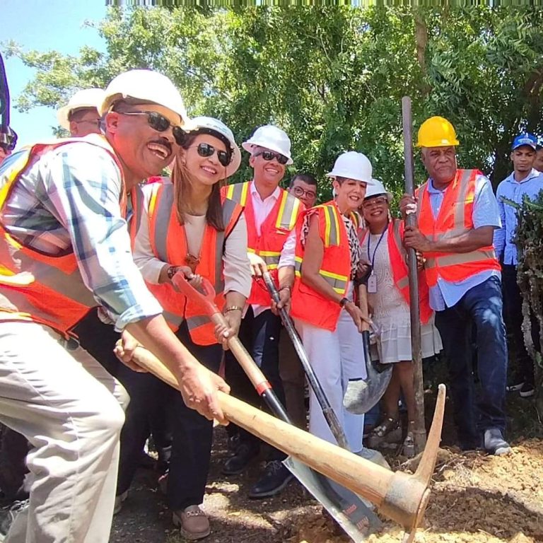 Edenorte inicia proyecto eléctrico para impactar zona turística de Estero Hondo