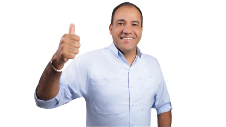 Pre candidato a senador Salvador Holguín a favor del presidente Abinader