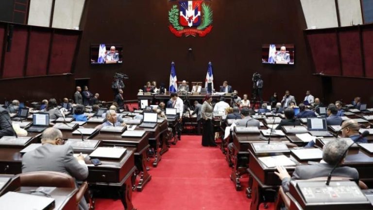 Diputados aprueban  «apoyo irrestricto» a medidas de RD contra Haití