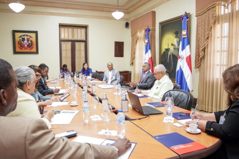 Gobierno suspende exportación de plátanos