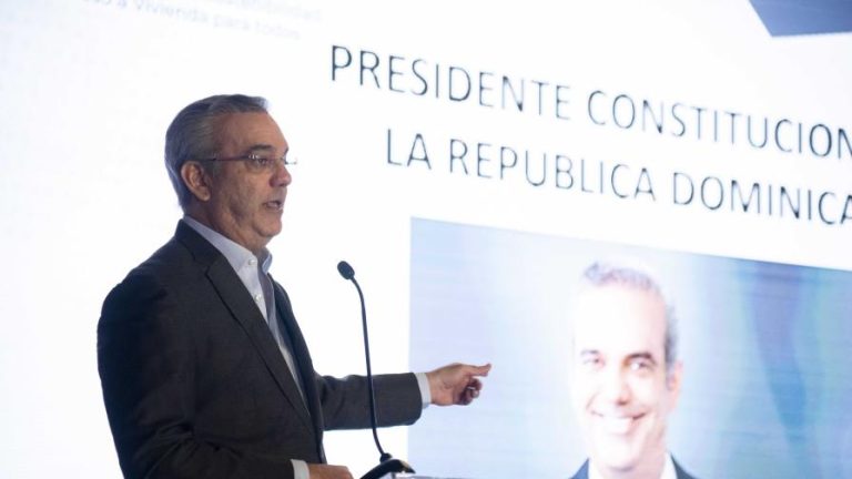 Pte Abinader exhorta reducir contrato  mano de obra extranjera