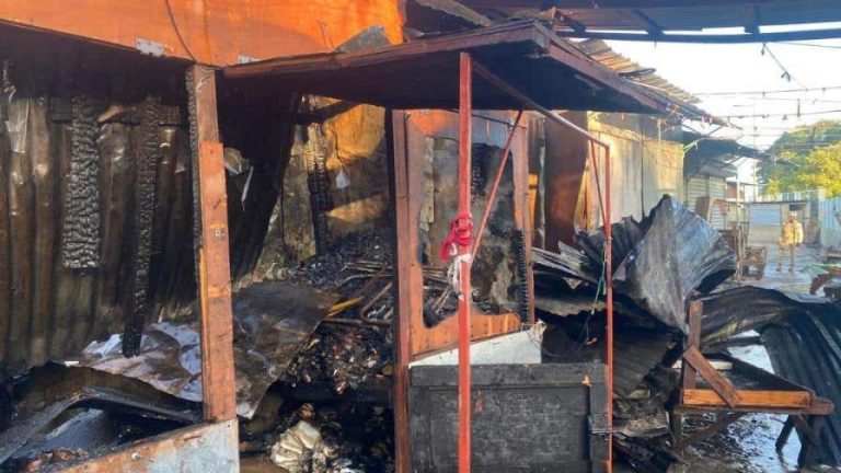 Fueron 38 los locales afectados por fuego en mercado binacional