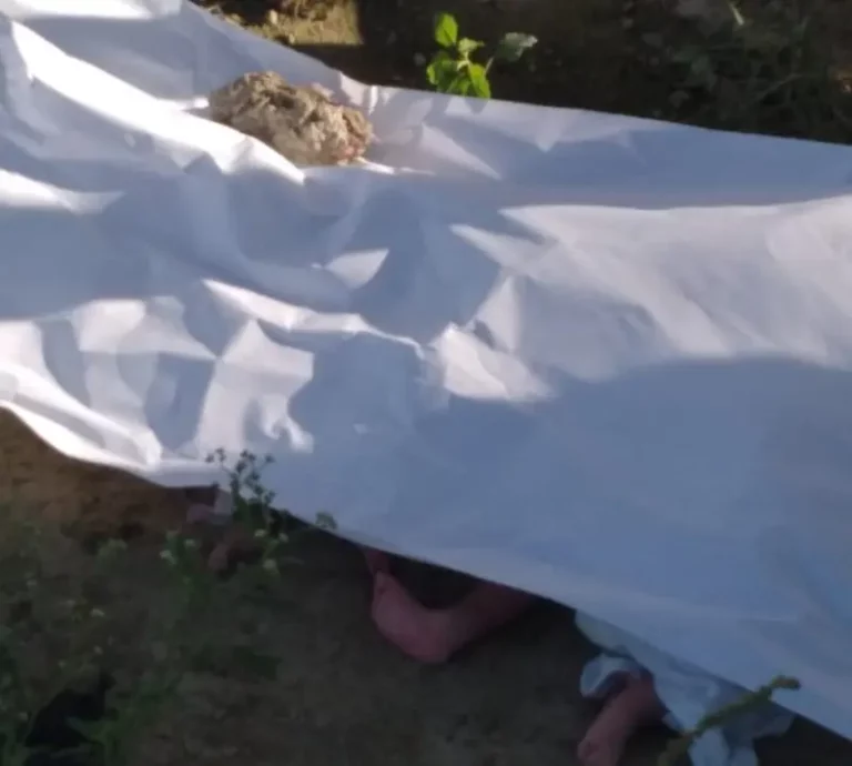 Encuentran seis cadáveres de recién nacidos en puerta de un cementerio