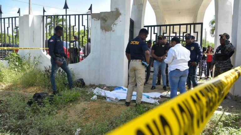 Buscan al Grillo por hallazgo de seis cadáveres de recién nacidos en un cementerio