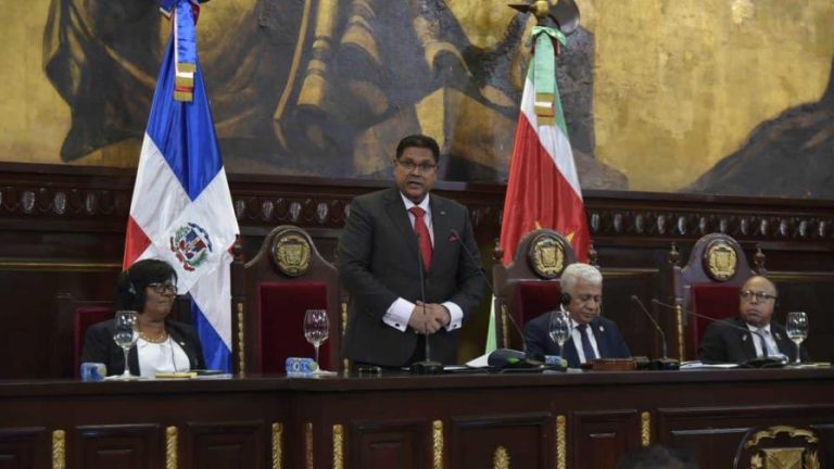 Presidente de Surinam promete envío de tropas a Haití