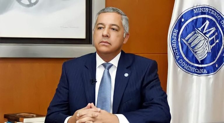 Varía la prisión preventiva al ex ministro Donald Guerrero